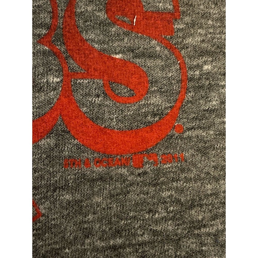 2011 Chicago Cubs 3/4 Sleeve Gray and Blue T-shirt Graphic Print Genuine Merch - Picture 8 of 8